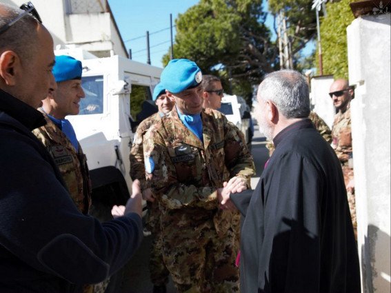 UNIFIL: Libano, Caschi Blu Italiani Distribuiscono Materiali Per Civili ...